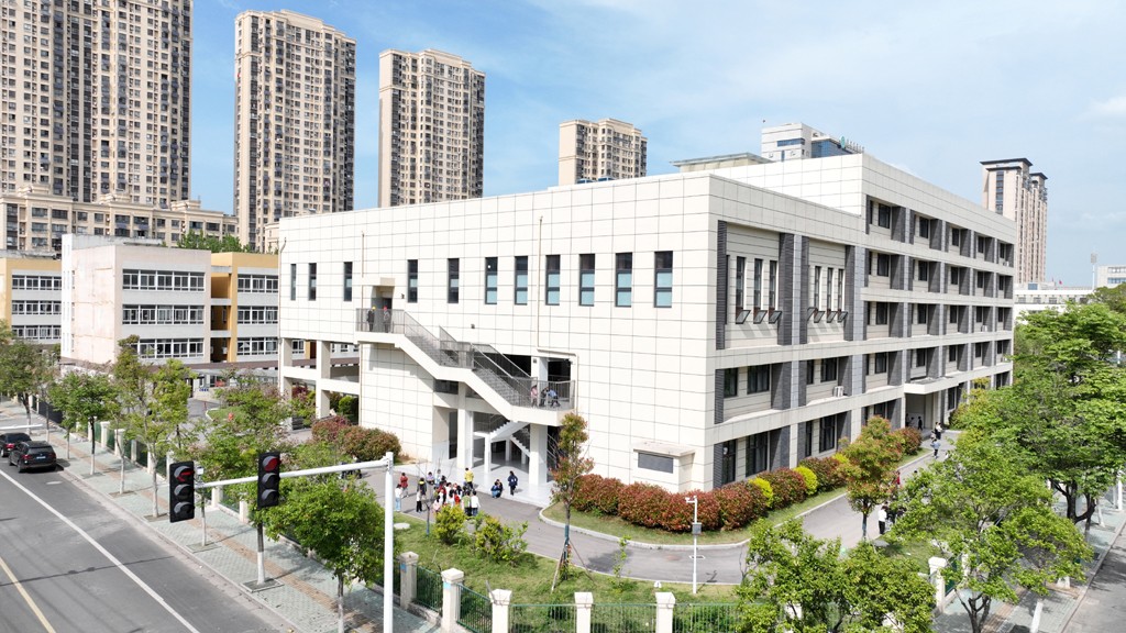 21 长征小学1.JPG